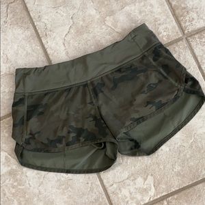Lululemon Speed Short size 6